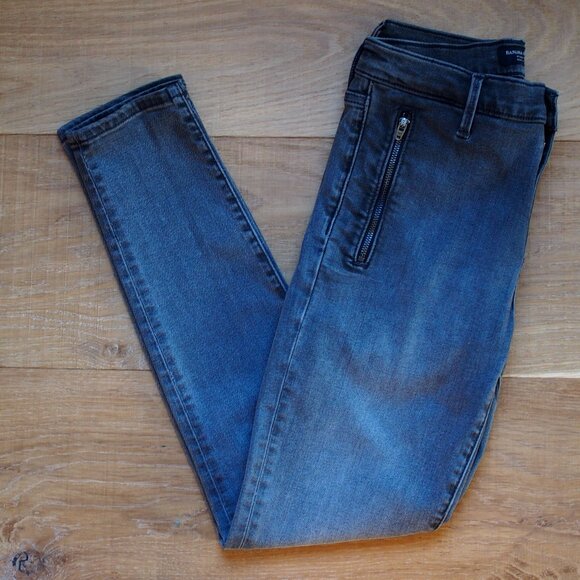 Banana Republic | Mid-Rise Skinny Zip Pocket Jean - Picture 5 of 6